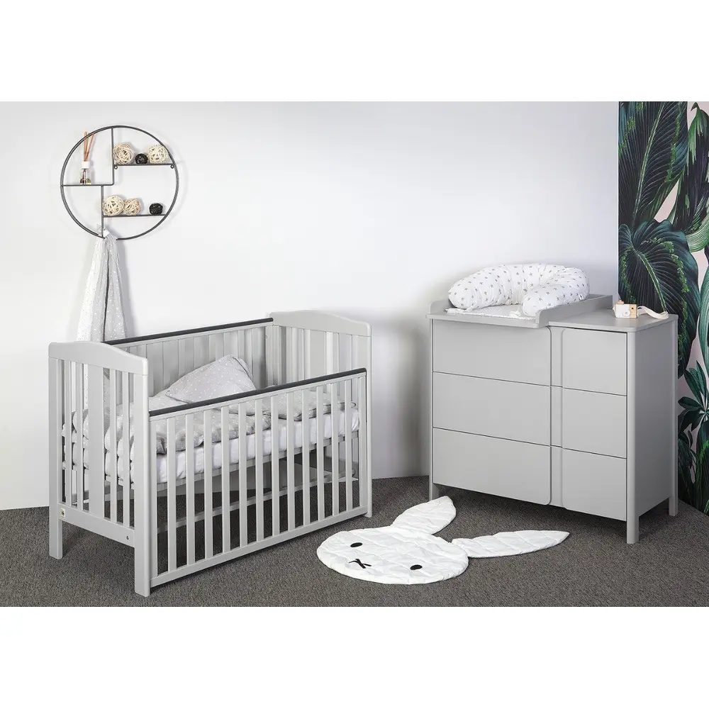 LYS GRÅ YouniqueQu Børn|Barneseng og YouniqueClassic kommode 1 LYS GRÅ YouniqueQu Børn|Barneseng og YouniqueClassic kommode